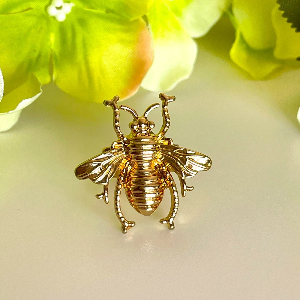 Gold bee adjustable ring - Picture 2 of 6